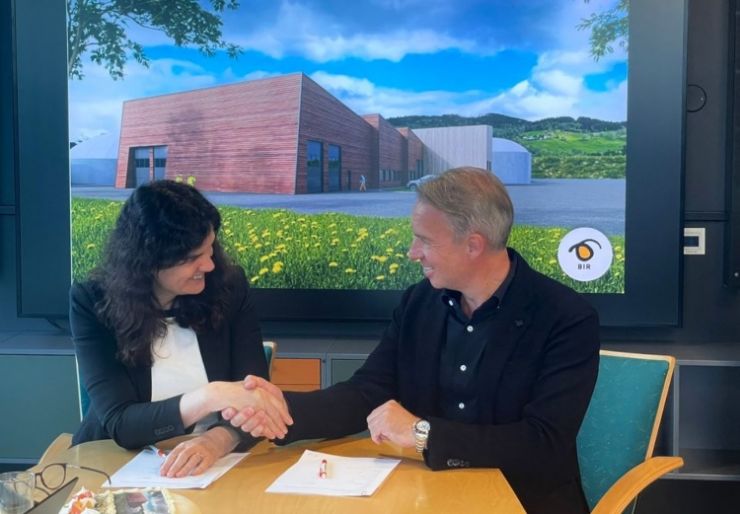 BIR har signert kontrakt med LAB Entreprenør, som blir totalentreprenør for bygg og infrastruktur for BIRs nye biogassanlegg på Bjørkemoen på Voss.  Biogassanlegget er det første anlegget av sitt slag i Vestland