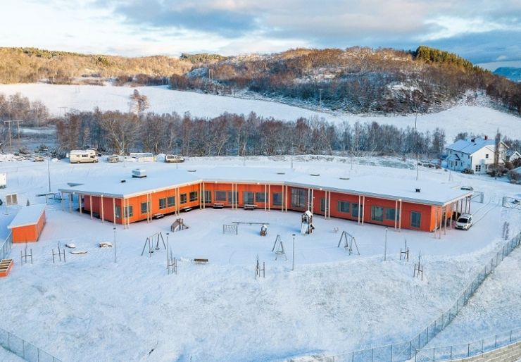 Med strenge miljøkrav under oppføring har Sørvik barnehage blitt Nord-Norges første barnehage med Svanemerket. GK har levert ventilasjon og byggautomasjon som gir godt inneklima for både små og store.