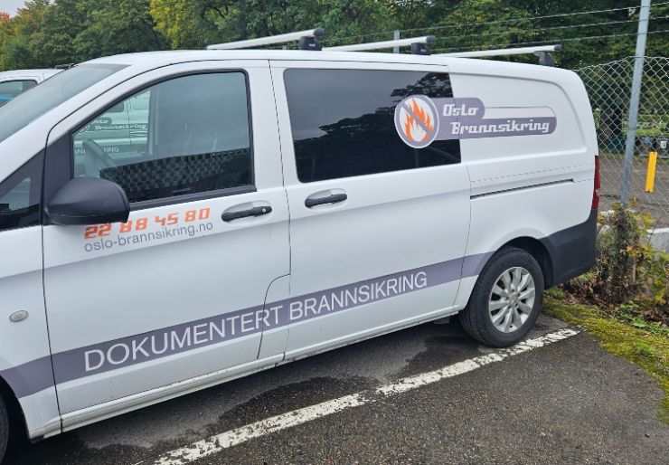 Oslo Brannsikring AS Oslo Brannsikring AS har i over 20 år sikret liv, helse og verdier gjennom profesjonell brannsikring hovedsakelig i Stor-Oslo, men også ellers i landet.