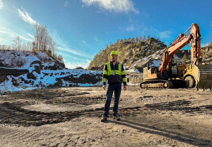 Vestfold Betong utvider med en ny betongfabrikk i Larvik. Grunnarbeidene er i gang, og fabrikken er planlagt ferdigstilt i løpet av mai.