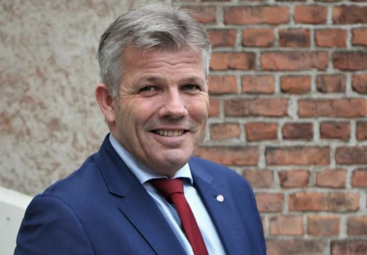 Boligminister Bjørnar Skjæran inviterer byggenæringen til møte 28. april. 