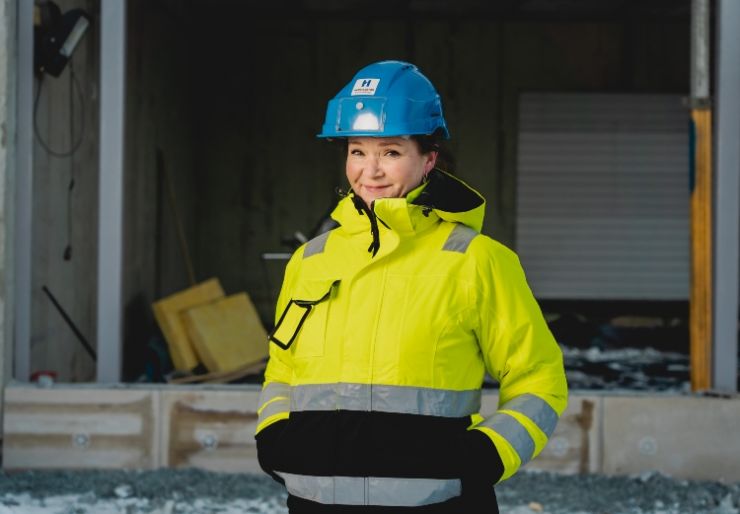 – Vi kunne ha ansatt 40 til 50 personer i dag Kronsteingruppen trenger flere fagarbeidere, men opplever at ungdom i regionen ikke har tilgang til utdanningen arbeidslivet etterspør. HR-direktør Yngvild Portvik Hansen mener Vg2 betong og mur bør etableres i Harstad og Vesterålen.