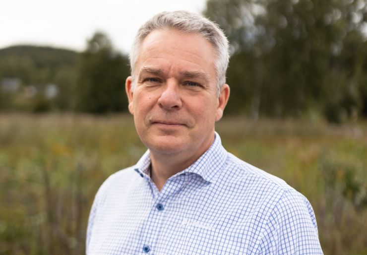Anders Lindh slutter som divisjonssjef for Moelven Timber etter ti år i rollen og går samtidig ut av konsernledelsen. Moelven opplyser at ansvarsfordelingen i divisjonen foreløpig ikke er avklart.