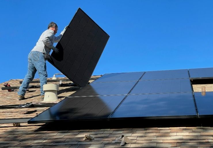 Solceller kan også brukes som varmekilde til vannbåren varme