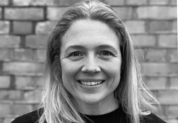 Hvert år rives det om lag 20 millioner murstein i Norge, noe som er mer murstein enn det bygges med.  Materialet er robust og holdbart, og krever mye energi i produksjon. Likevel ender rivemasser av murstein som avfall fordi det ikke finnes løsninger