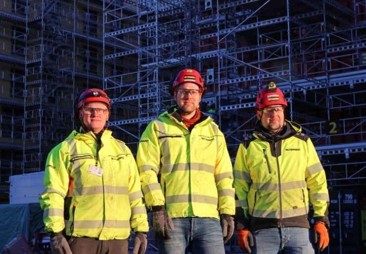 Før produksjonen av 724 studenthybler fordelt på fire bygg skjøt fart, sto tre ferdige referansehybler klare på Nardoveien.