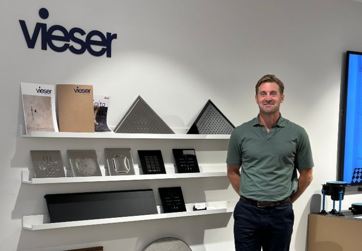 Kim Berg skal lede Viesers satsing i Norge og Sverige Kim Berg er ansatt som ny Country Manager for Vieser i Sverige og Norge. Han kommer fra Georg Fischer og har tidligere jobbet i Hilti, og får ansvar for selskapets videre utvikling innen sluk og slukrenner i de to markedene.