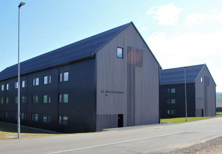 600 Mill kontrakt til Novaform Novaform inngår historisk rammeavtale med Forsvarsbygg Novaform har inngått en landsdekkende rammeavtale med Forsvarsbygg om prosjektadministrative tjenester, hovedsakelig knyttet til Forsvarsbyggs aktivitet ved Forsvarets flystasjoner.