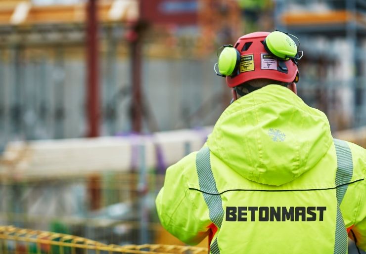 Betonmast utvider og oppgraderer Luhrtoppen i Snøbyen