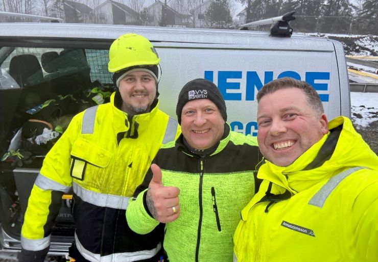 En spontan og litt tøff kommentar rundt julebordet hjemme ble starten på et uvanlig grep i rørbransjen.  I stedet for flere møter, flere presentasjoner og flere vanlige kundebesøk, bestemte Thorn Fredrik Hemsen, administrerende direktør i Armaturjonsson, 