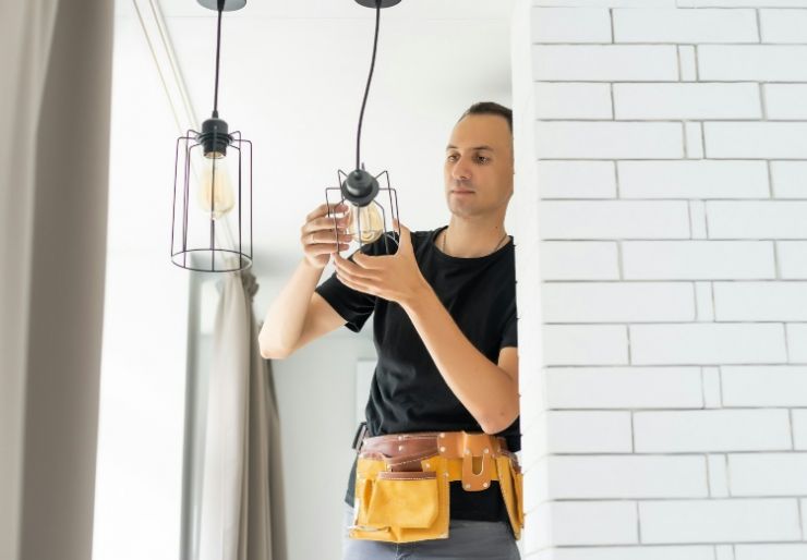 El-sjekk vs Elkontroll – Hva er forskjellen og hva koster det?